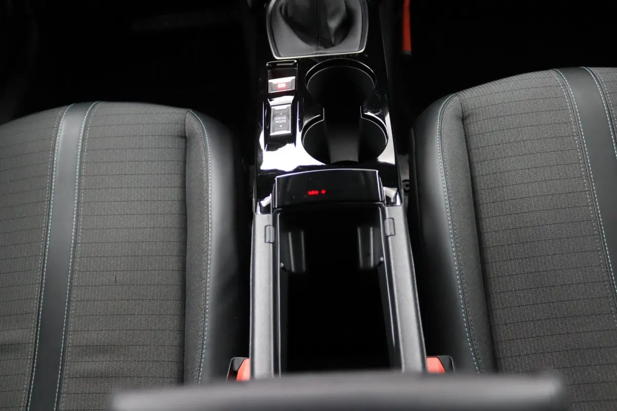 1.2 Allure*NAVI*CAM*CRUISE*ECC*LED*LMV*CARPLAY*