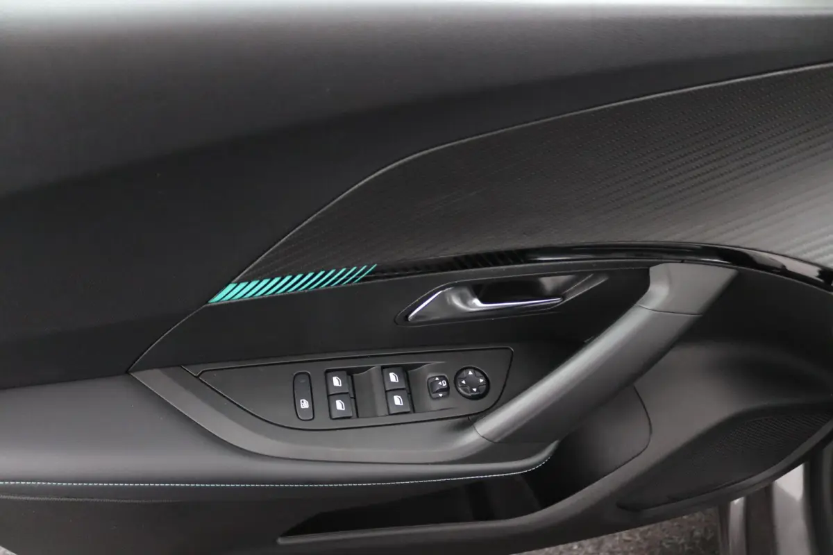 1.2 PureTech Allure*CAM*CRUISE*ECC*LED*LMV*NAVI*