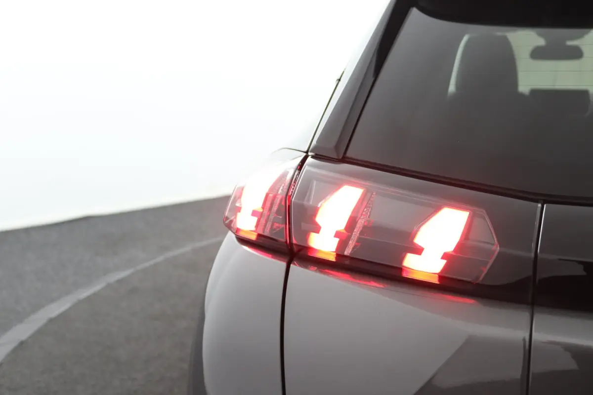 1.2 PureTech Allure*CAM*CRUISE*ECC*LED*LMV*NAVI*