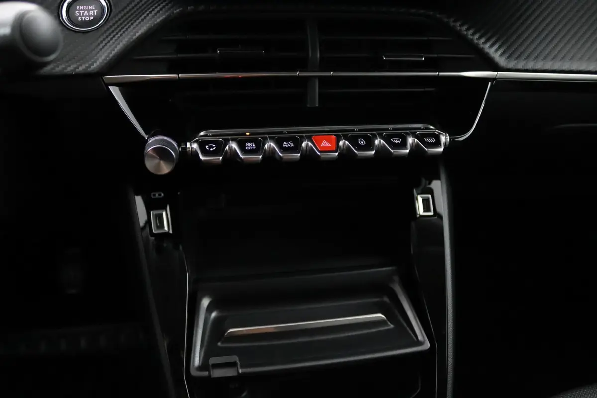 1.2 Allure*NAVI*CAM*CRUISE*ECC*LED*LMV*CARPLAY*