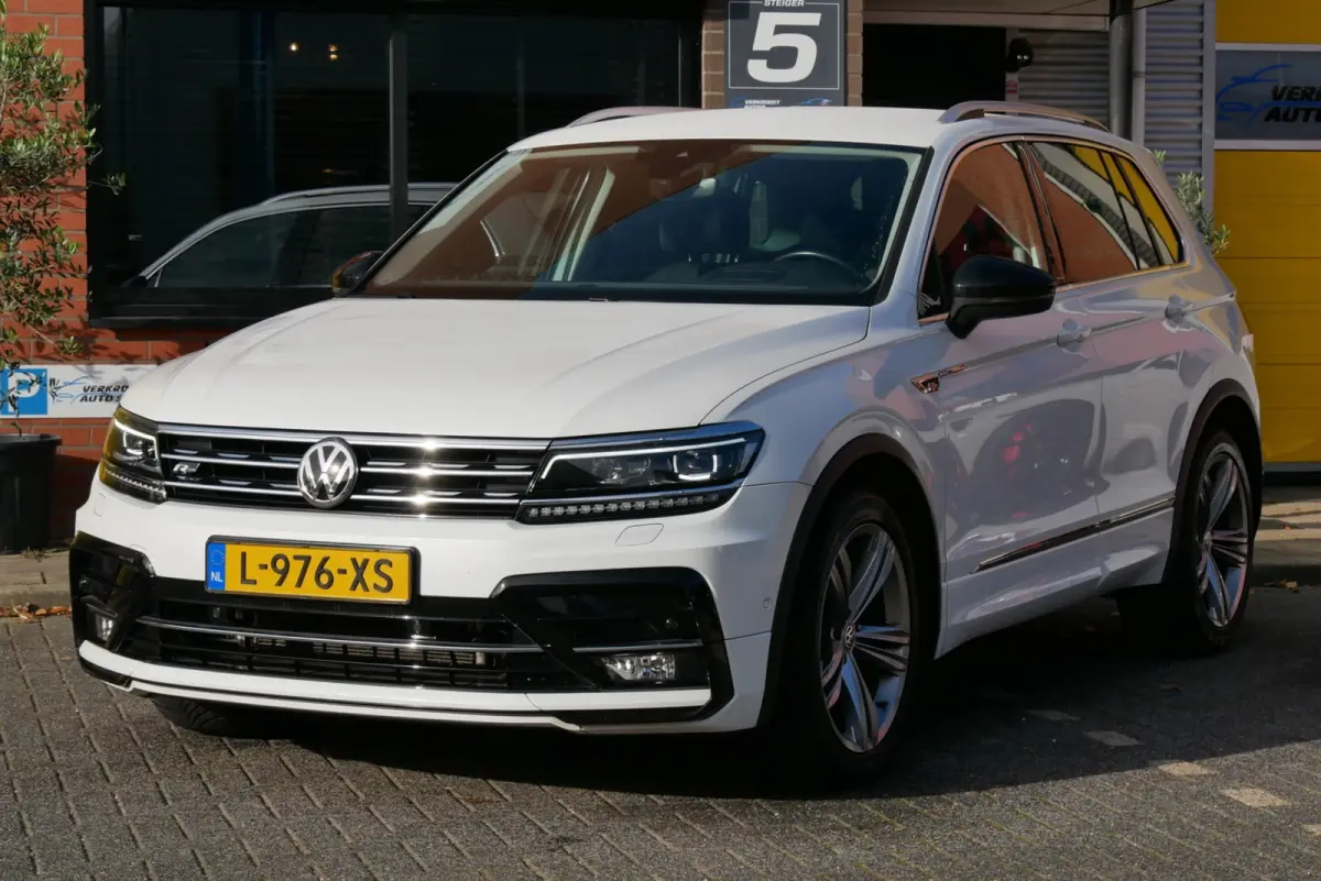 1.5 TSI Highline. r-line. stoelverw.hud. standkachel. clima.trekhaak