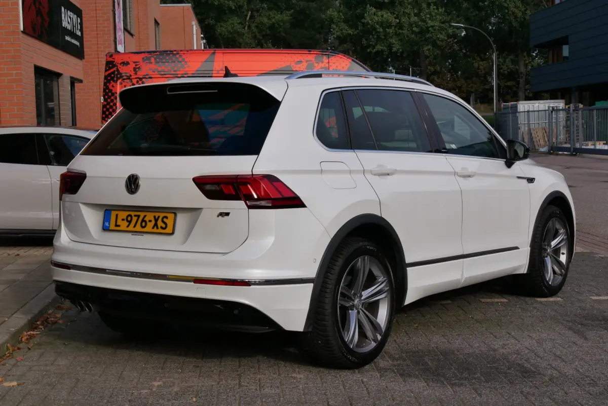 1.5 TSI Highline. r-line. stoelverw.hud. standkachel. clima.trekhaak