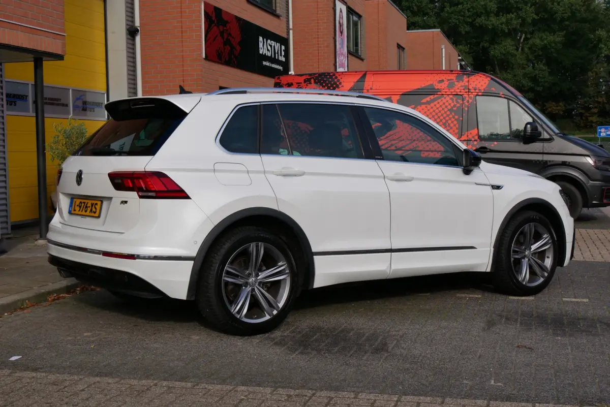 1.5 TSI Highline. r-line. stoelverw.hud. standkachel. clima.trekhaak