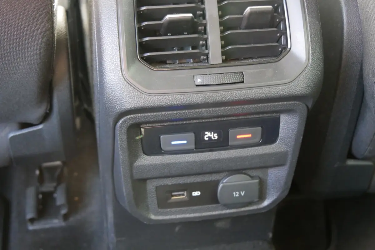 1.5 TSI Highline. r-line. stoelverw.hud. standkachel. clima.trekhaak
