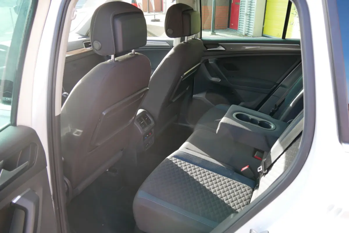 1.5 TSI Highline. r-line. stoelverw.hud. standkachel. clima.trekhaak