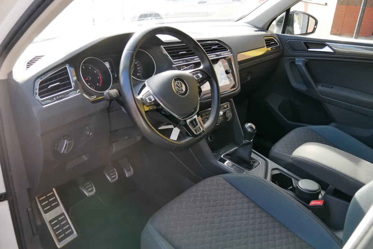 1.5 TSI Highline. r-line. stoelverw.hud. standkachel. clima.trekhaak