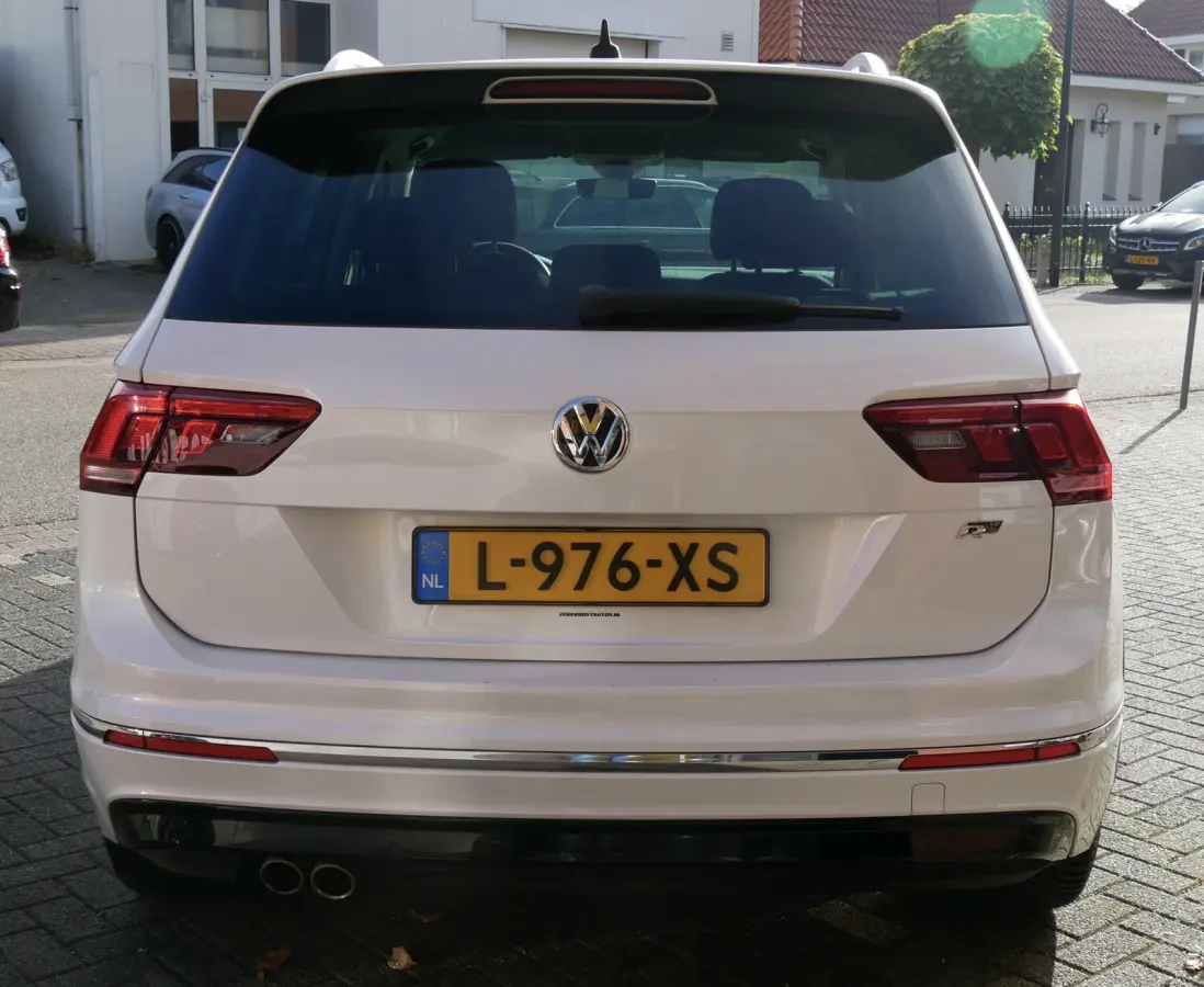 1.5 TSI Highline. r-line. stoelverw.hud. standkachel. clima.trekhaak