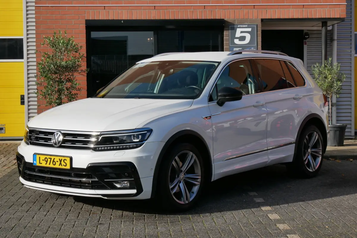 1.5 TSI Highline. r-line. stoelverw.hud. standkachel. clima.trekhaak