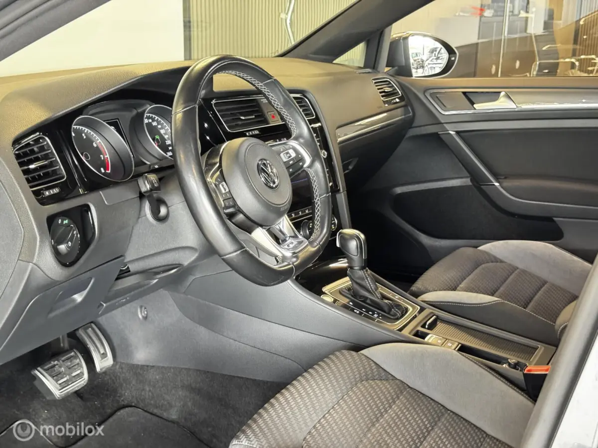 1.5 eTSI Highline Business R-Line | ACC | Keyless | CarPlay | 17” Sebring