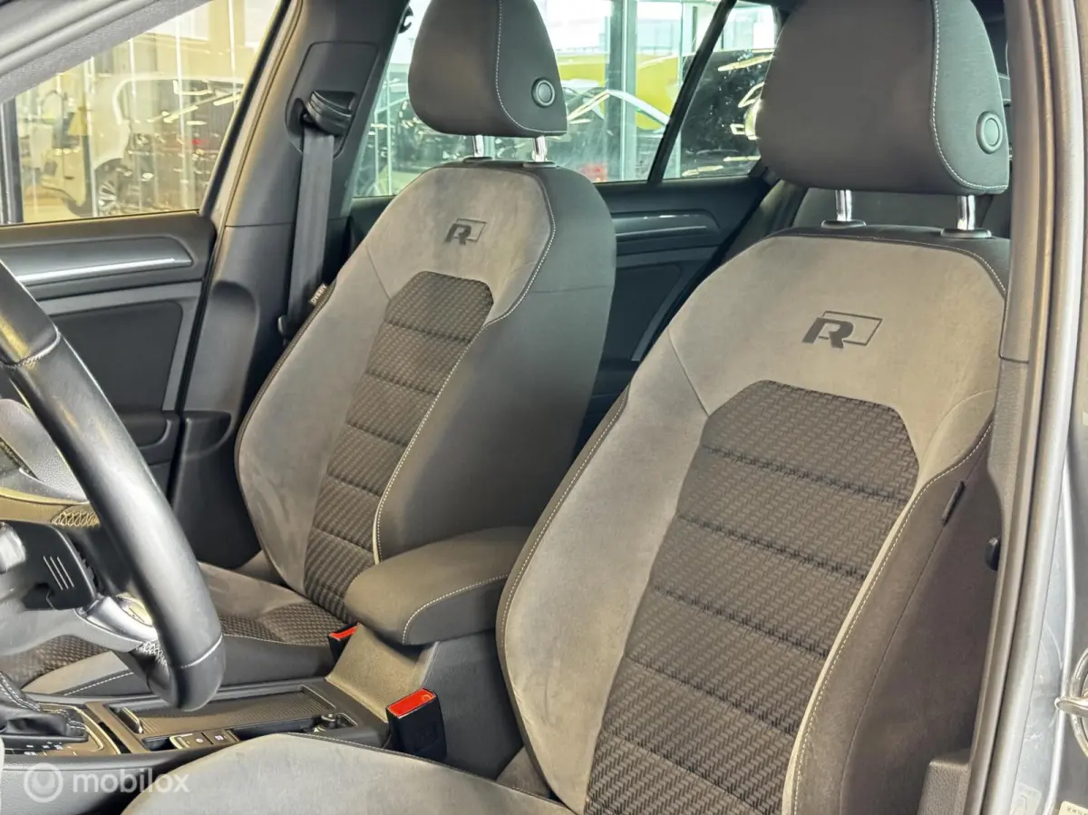 1.5 eTSI Highline Business R-Line | ACC | Keyless | CarPlay | 17” Sebring