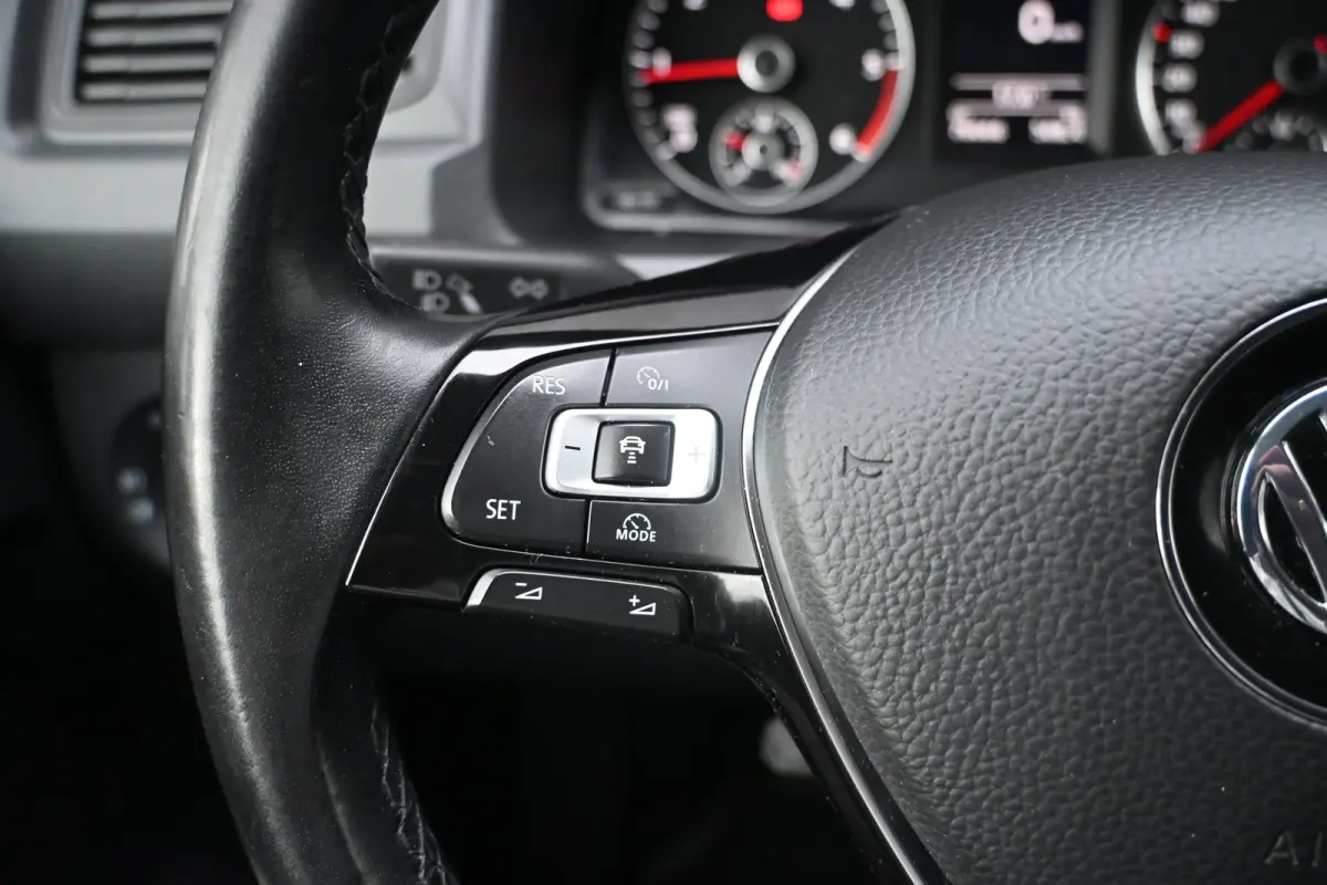 2.0 TDI L1H1 BMT C-Edition | Betimmering | Navigatie | Leder | Parkeersensoren | Airco | Dakrails | Cruise Control | !