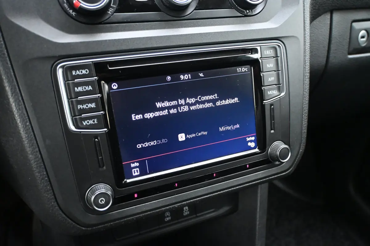 2.0 TDI L1H1 BMT C-Edition | Betimmering | Navigatie | Leder | Parkeersensoren | Airco | Dakrails | Cruise Control | !