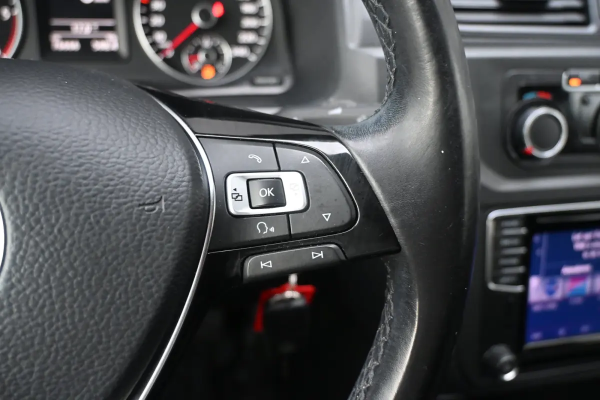 2.0 TDI L1H1 BMT C-Edition | Betimmering | Navigatie | Leder | Parkeersensoren | Airco | Dakrails | Cruise Control | !