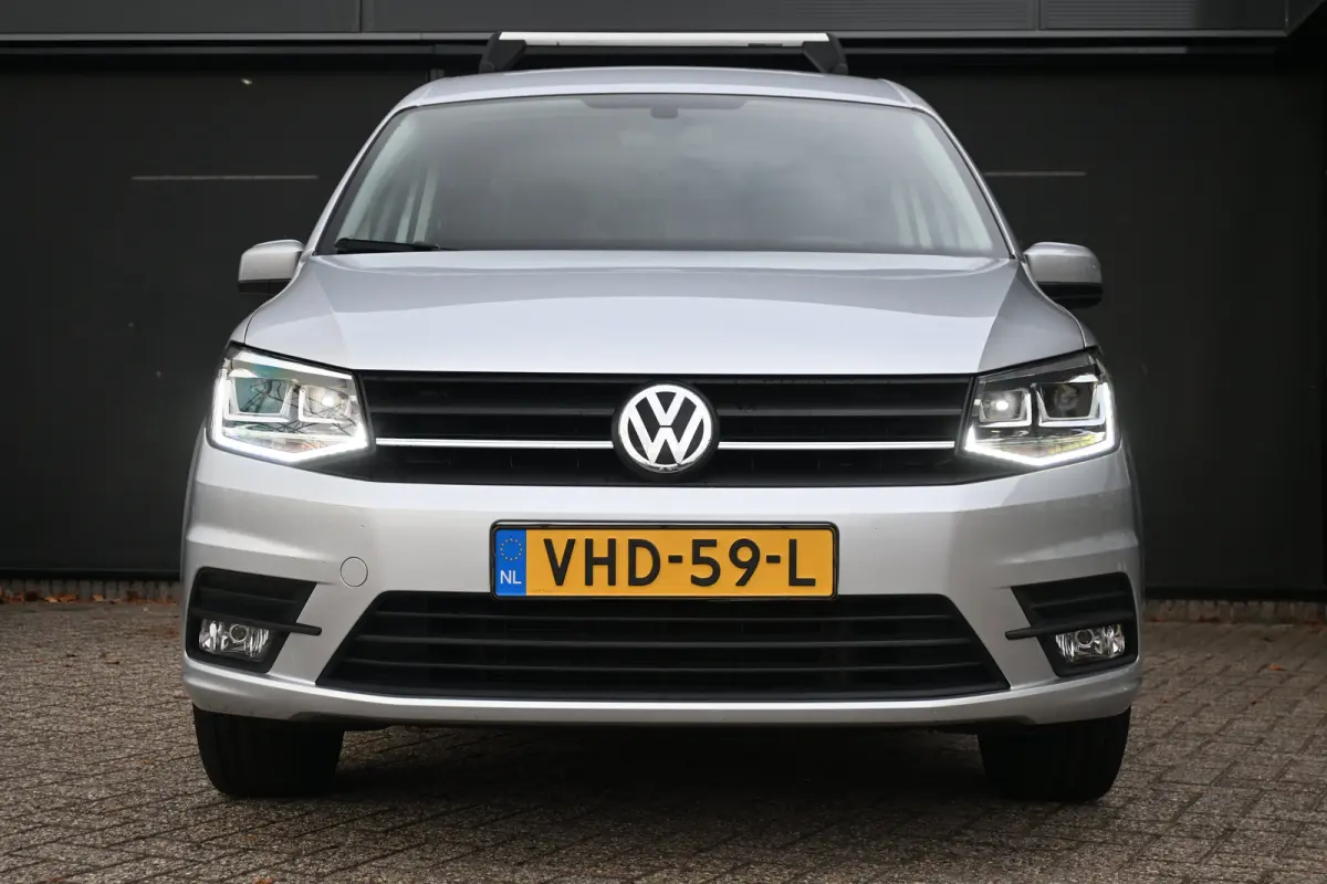 2.0 TDI L1H1 BMT C-Edition | Betimmering | Navigatie | Leder | Parkeersensoren | Airco | Dakrails | Cruise Control | !