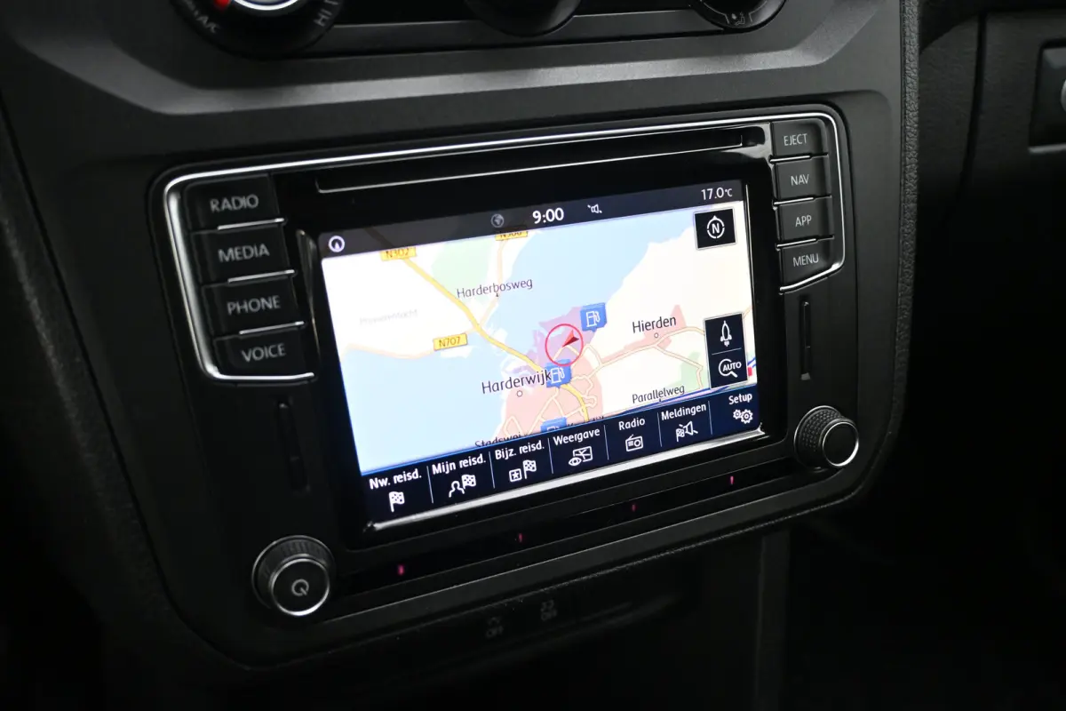 2.0 TDI L1H1 BMT C-Edition | Betimmering | Navigatie | Leder | Parkeersensoren | Airco | Dakrails | Cruise Control | !