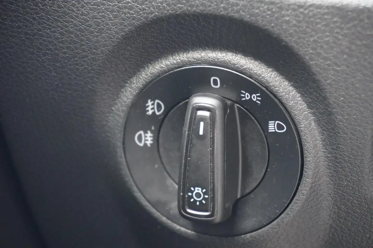 1.0 TSI 95pk Ambition | Navigatie | Smartlink | PDC Achter | Cruise Control