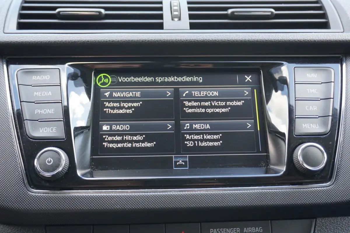 1.0 TSI 95pk Ambition | Navigatie | Smartlink | PDC Achter | Cruise Control
