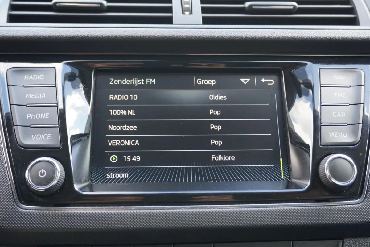 1.0 TSI 95pk Ambition | Navigatie | Smartlink | PDC Achter | Cruise Control