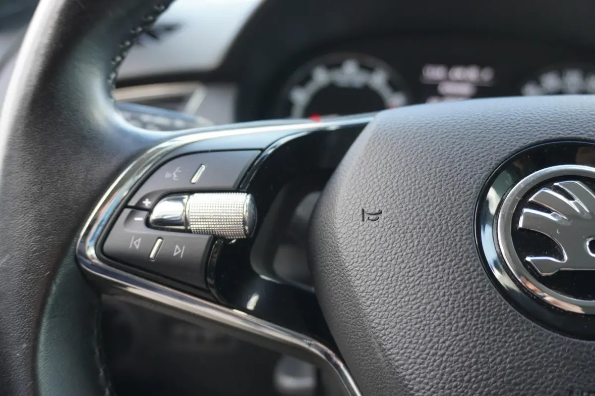 1.0 TSI 95pk Ambition | Navigatie | Smartlink | PDC Achter | Cruise Control