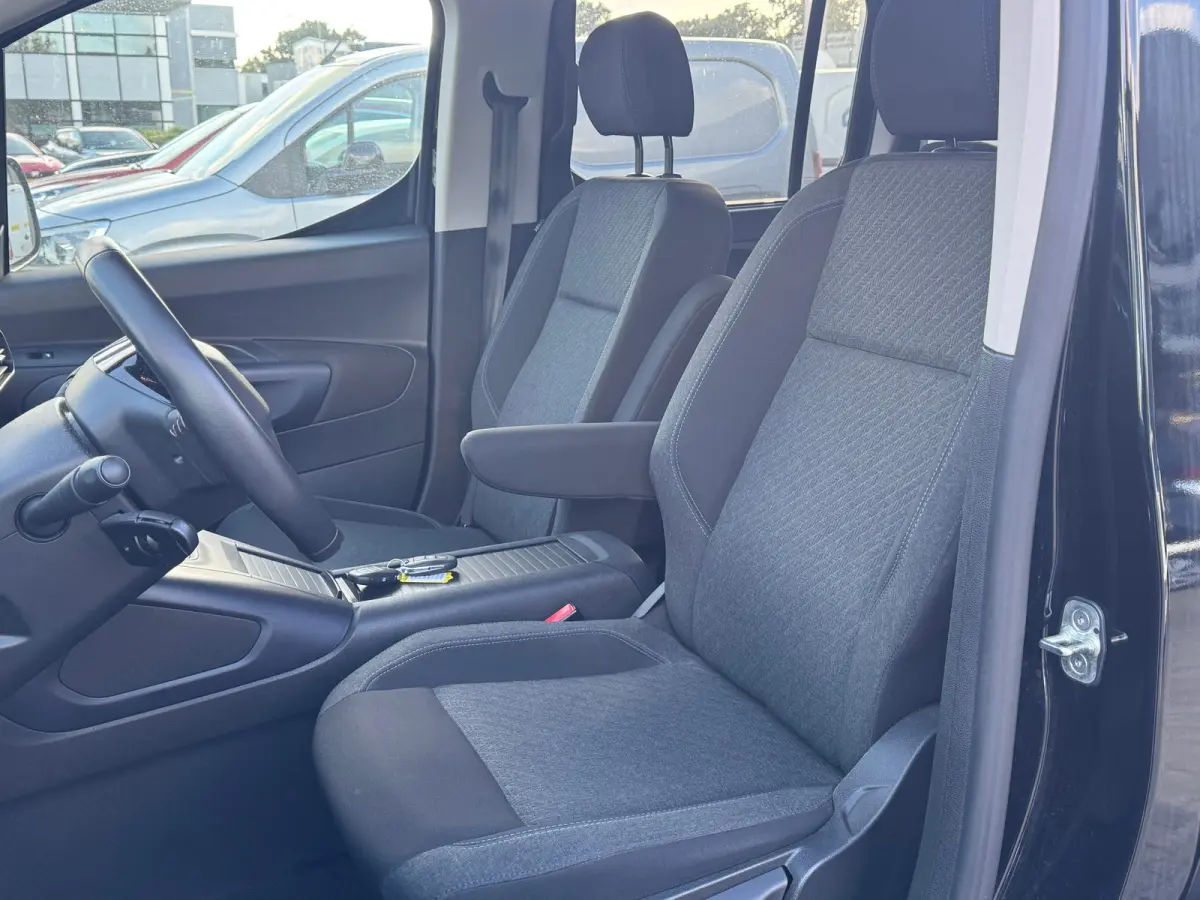 EV Allure Pack 50 kWh | Camera | Apple Carplay | Parkeersensoren V+A | Cruise control | DAB | Airco |