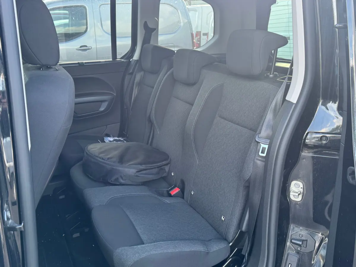 EV Allure Pack 50 kWh | Camera | Apple Carplay | Parkeersensoren V+A | Cruise control | DAB | Airco |