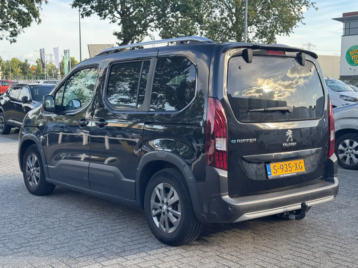EV Allure Pack 50 kWh | Camera | Apple Carplay | Parkeersensoren V+A | Cruise control | DAB | Airco |