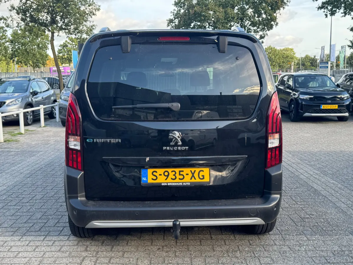 EV Allure Pack 50 kWh | Camera | Apple Carplay | Parkeersensoren V+A | Cruise control | DAB | Airco |