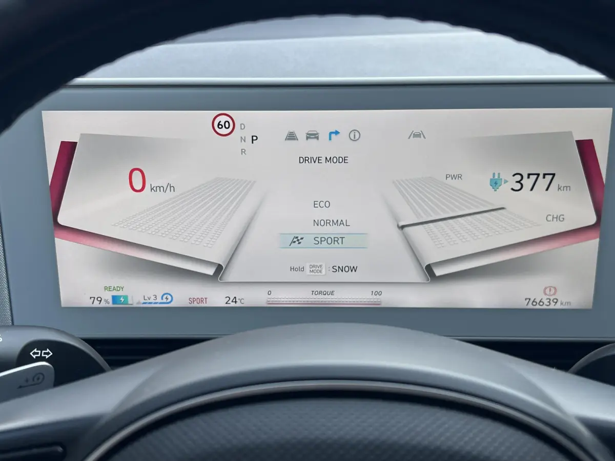 Style 73kWh / Dealer onderhouden / Accu SoH 100 % / Fabrieksgarantie tot 05-2027 / WLTP 481 km stad 686 km / CCS snel laden / warmtepomp / 1.600 kg trekgewicht / Stuur- en stoelverwarming / 