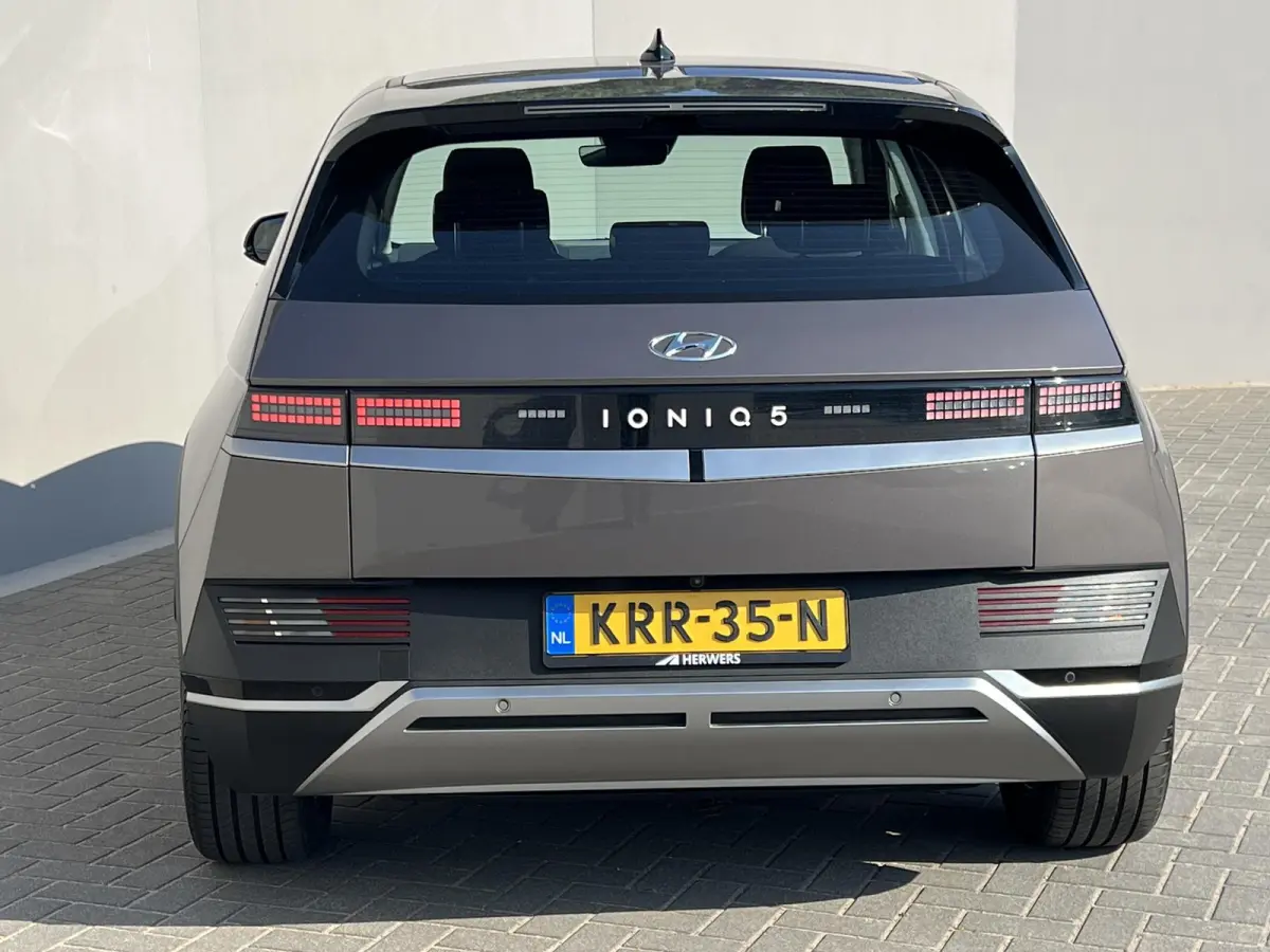 Style 73kWh / Dealer onderhouden / Accu SoH 100 % / Fabrieksgarantie tot 05-2027 / WLTP 481 km stad 686 km / CCS snel laden / warmtepomp / 1.600 kg trekgewicht / Stuur- en stoelverwarming / 