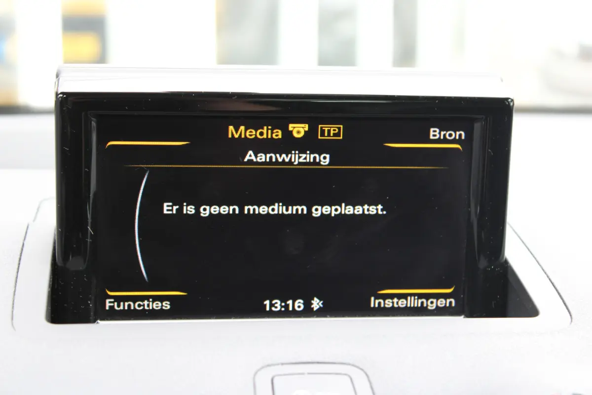 1.0 TFSI Advance Sport//S-Line//85.168km!!