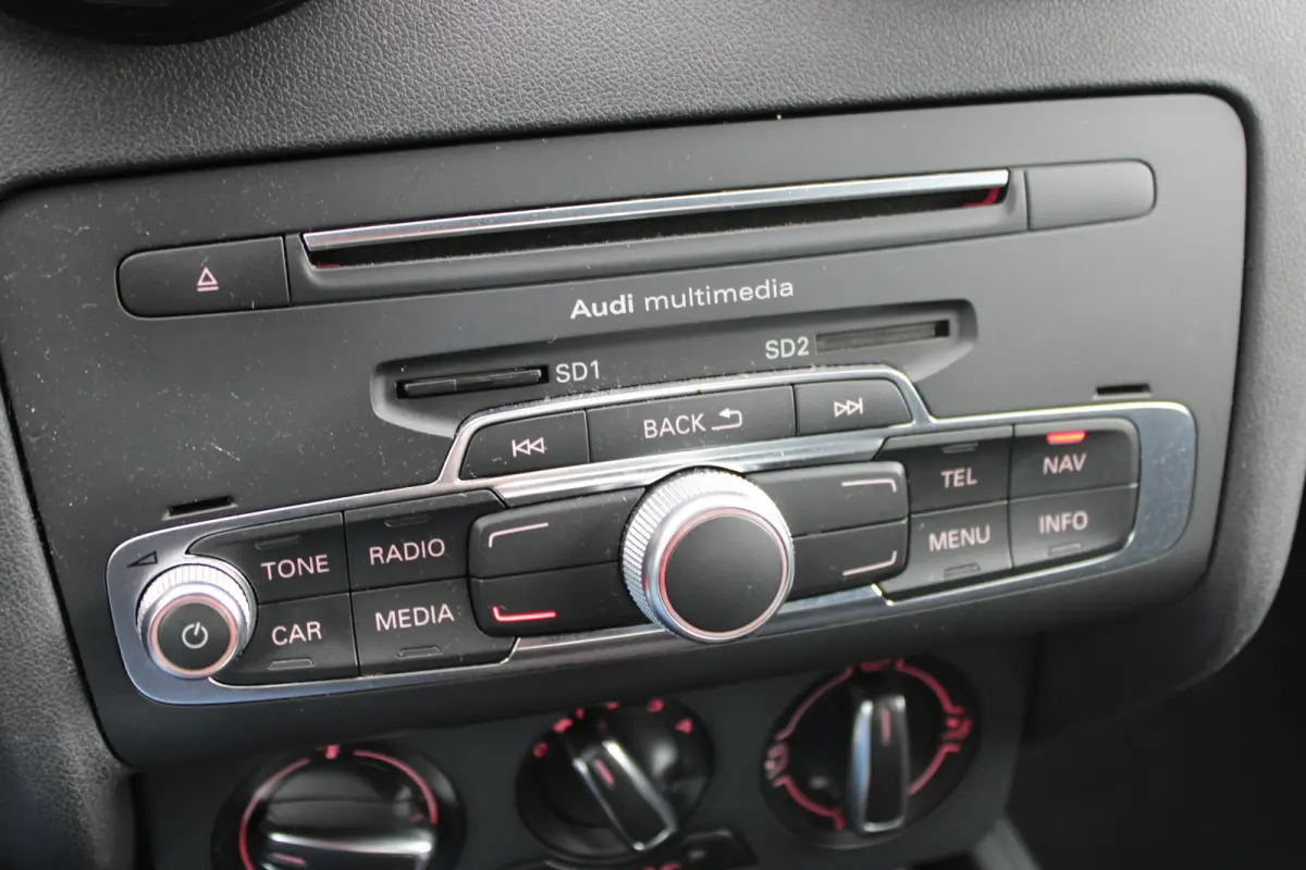 1.0 TFSI Advance Sport//S-Line//85.168km!!
