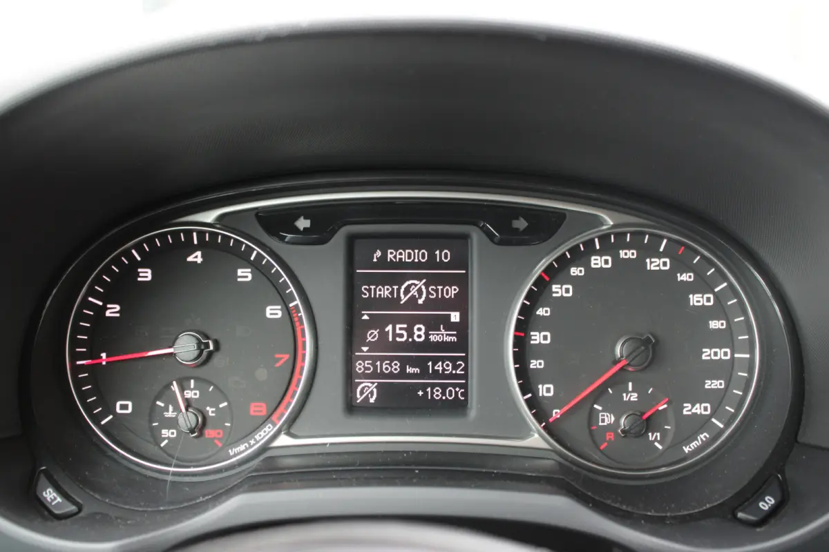 1.0 TFSI Advance Sport//S-Line//85.168km!!