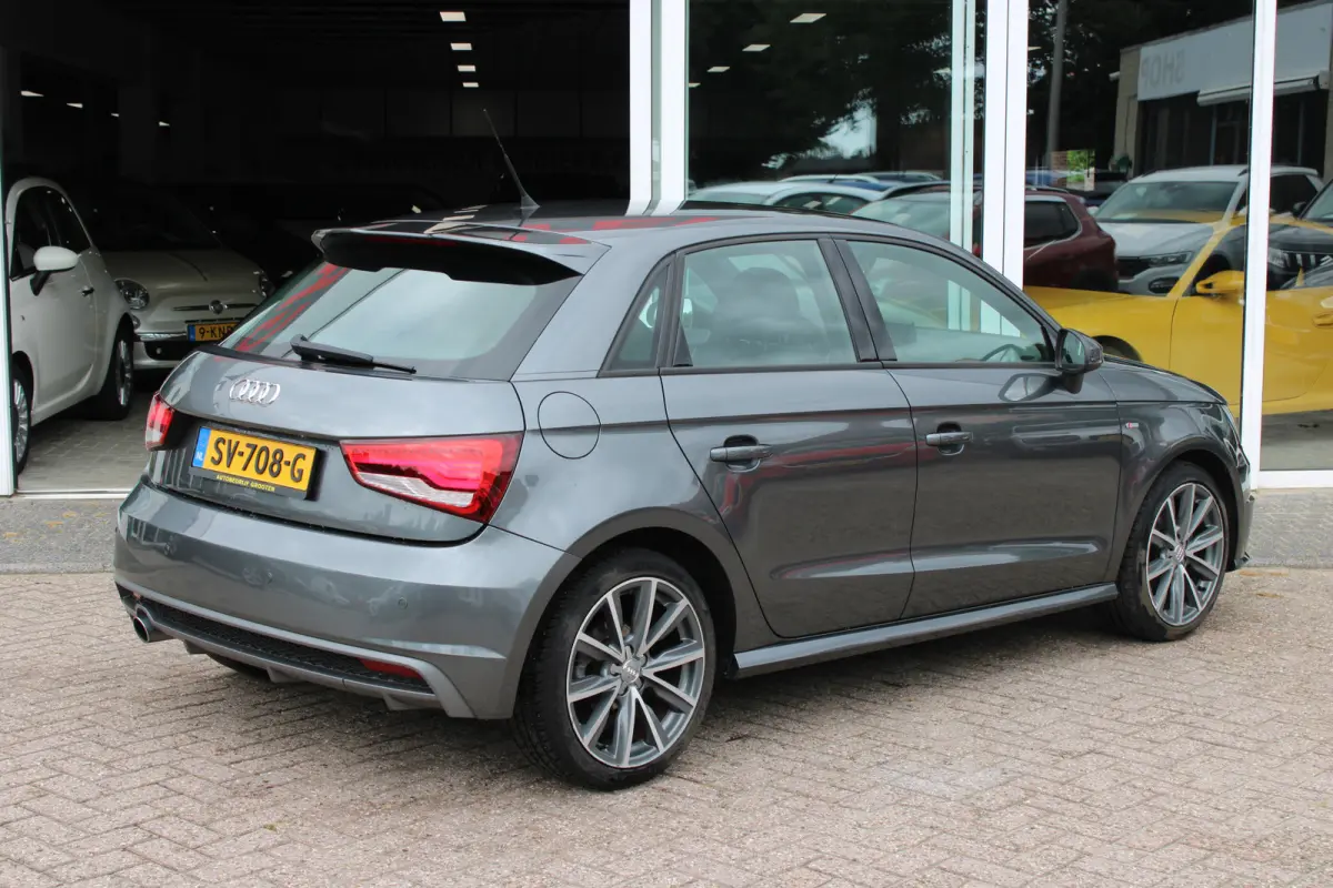 1.0 TFSI Advance Sport//S-Line//85.168km!!
