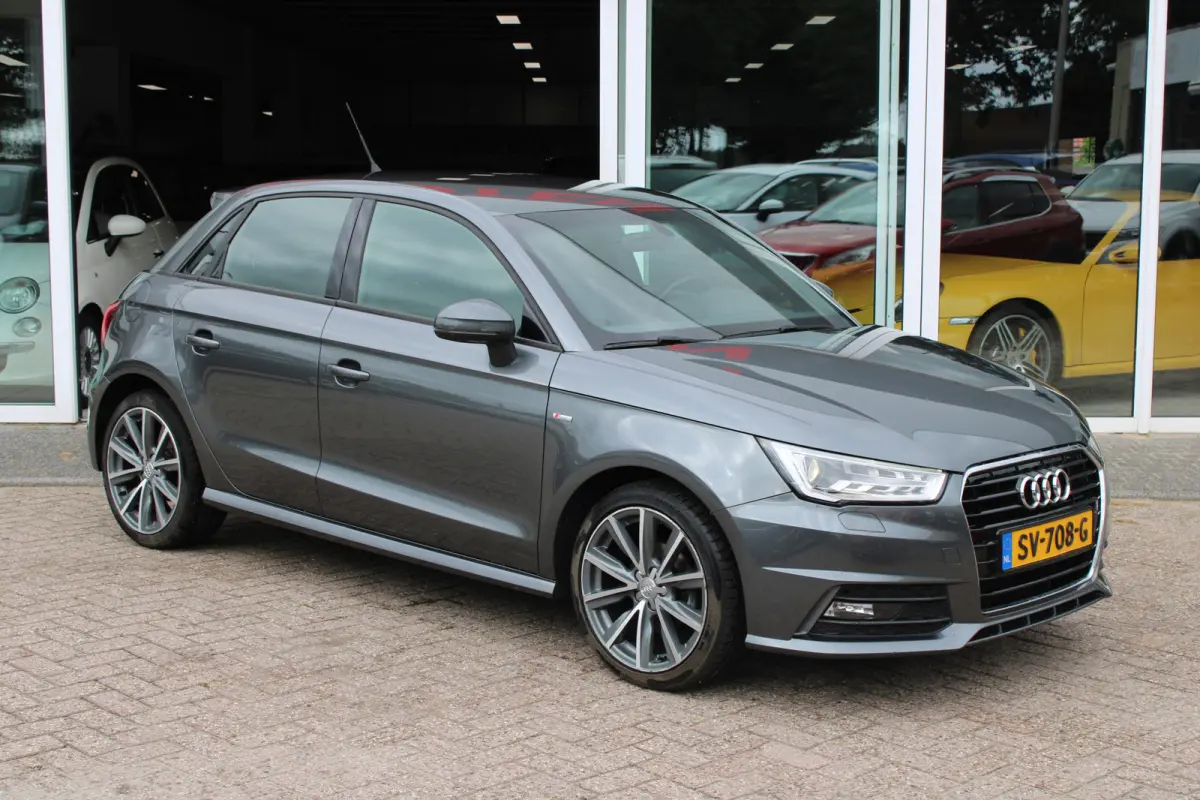 1.0 TFSI Advance Sport//S-Line//85.168km!!