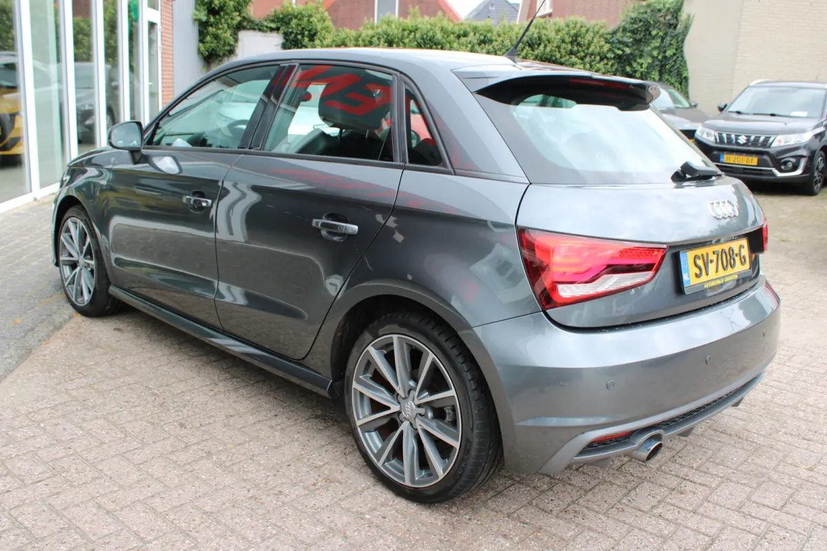 1.0 TFSI Advance Sport//S-Line//85.168km!!