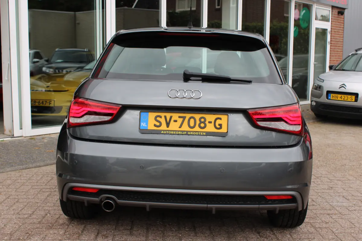 1.0 TFSI Advance Sport//S-Line//85.168km!!