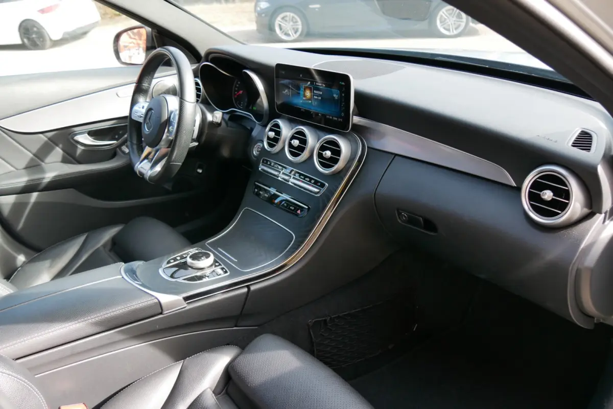 200 c43 AMG look. camera. stoelverwarming. leder