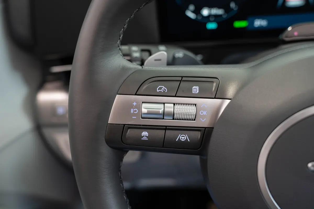 1.6 GDI HEV Premium Sky | Schuif-Kanteldak | Stoel & Stuurverwarming | Bose Audio | Keyless | Navigatie | Climate Controle |