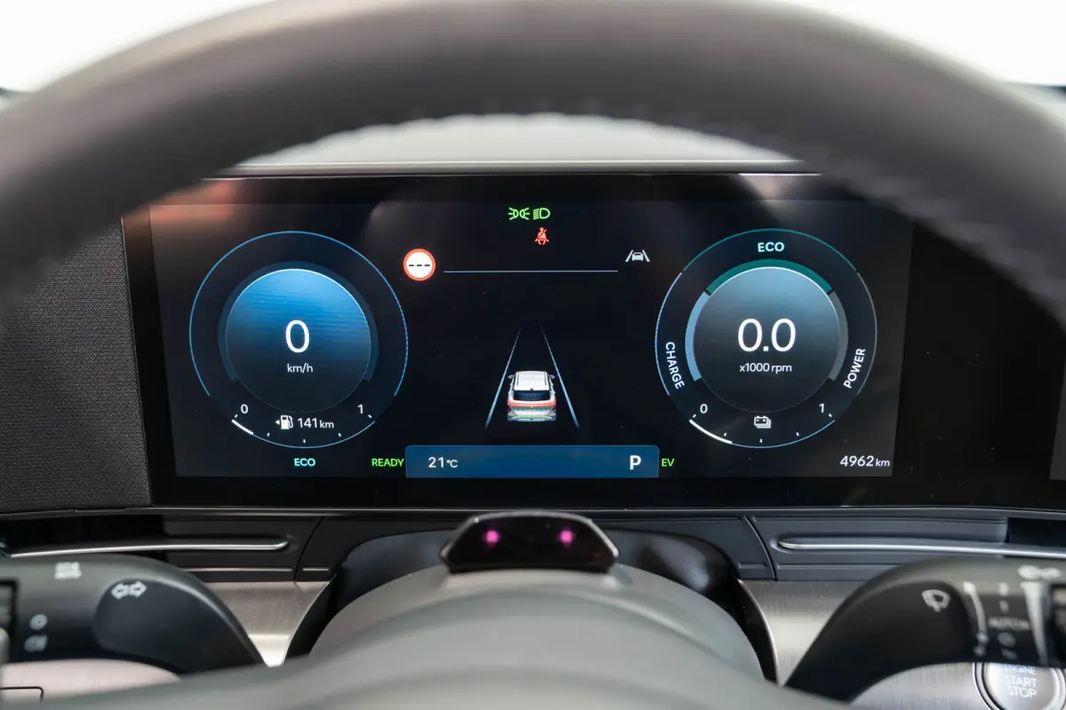 1.6 GDI HEV Premium Sky | Schuif-Kanteldak | Stoel & Stuurverwarming | Bose Audio | Keyless | Navigatie | Climate Controle |