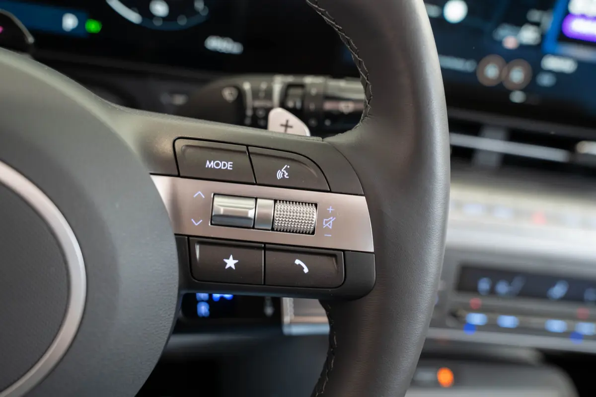 1.6 GDI HEV Premium Sky | Schuif-Kanteldak | Stoel & Stuurverwarming | Bose Audio | Keyless | Navigatie | Climate Controle |
