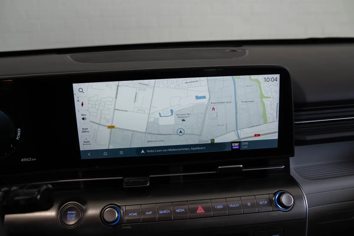1.6 GDI HEV Premium Sky | Schuif-Kanteldak | Stoel & Stuurverwarming | Bose Audio | Keyless | Navigatie | Climate Controle |