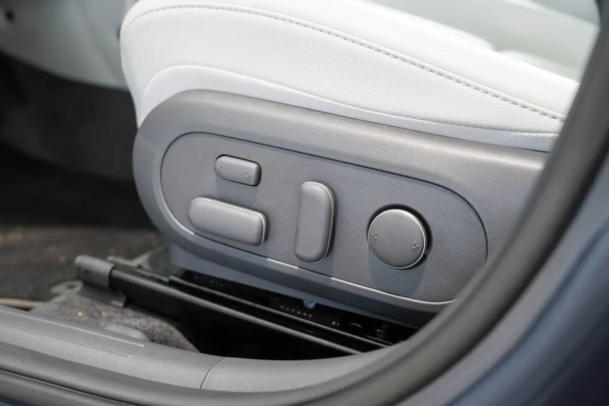1.6 GDI HEV Premium Sky | Schuif-Kanteldak | Stoel & Stuurverwarming | Bose Audio | Keyless | Navigatie | Climate Controle |