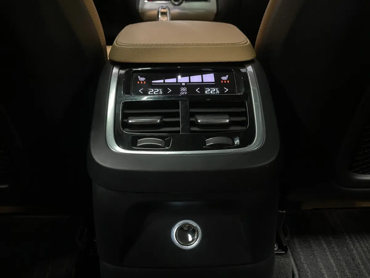 2.0 T8 Twin Engine AWD Inscription|FULL OPTION|7-PERS.|TREKHAAK|ACC|PANO|LEDER|CARPLAY|STUUR+STOELVERW.V+A|NAP|NL-AUTO|