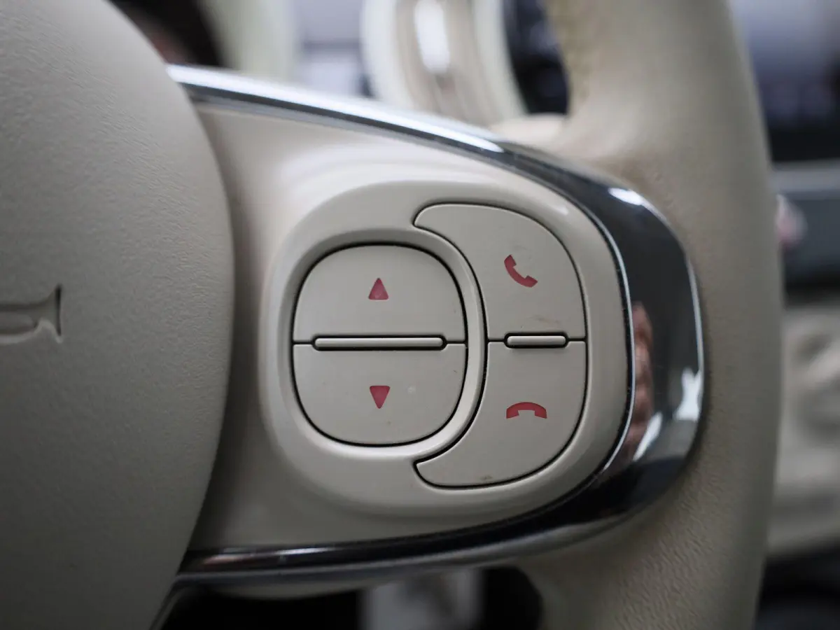 1.0 Hybrid Lounge | APPLE CARPLAY - ANDROID AUTO | AIRCO | CRUISE CONTROL | LICHTMETALEN VELGEN |