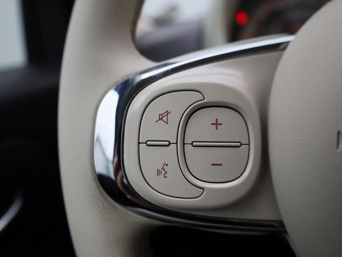 1.0 Hybrid Lounge | APPLE CARPLAY - ANDROID AUTO | AIRCO | CRUISE CONTROL | LICHTMETALEN VELGEN |
