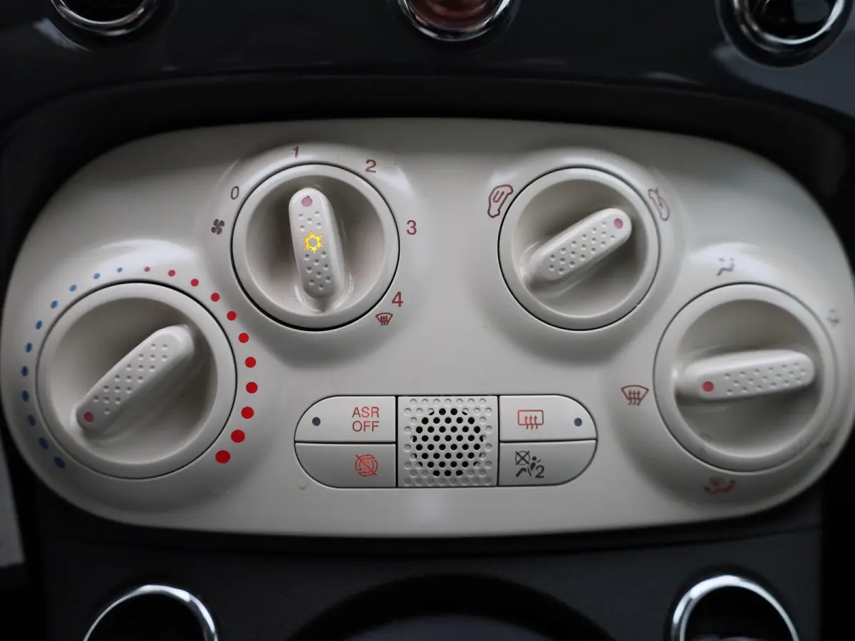1.0 Hybrid Lounge | APPLE CARPLAY - ANDROID AUTO | AIRCO | CRUISE CONTROL | LICHTMETALEN VELGEN |