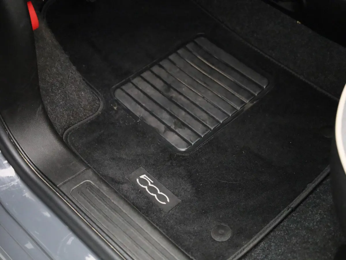 1.0 Hybrid Lounge | APPLE CARPLAY - ANDROID AUTO | AIRCO | CRUISE CONTROL | LICHTMETALEN VELGEN |