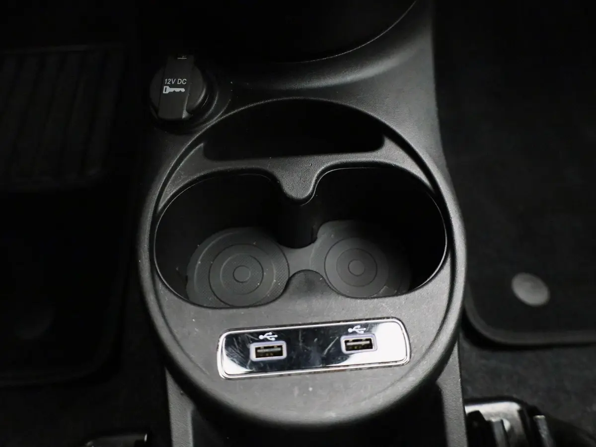 1.0 Hybrid Lounge | APPLE CARPLAY - ANDROID AUTO | AIRCO | CRUISE CONTROL | LICHTMETALEN VELGEN |
