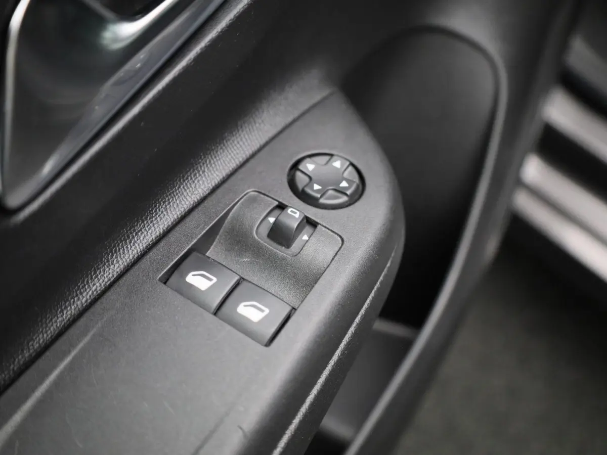 1.2 Edition | PARKEERSENSOREN | APPLE CARPLAY | CRUISE CONTROL |
