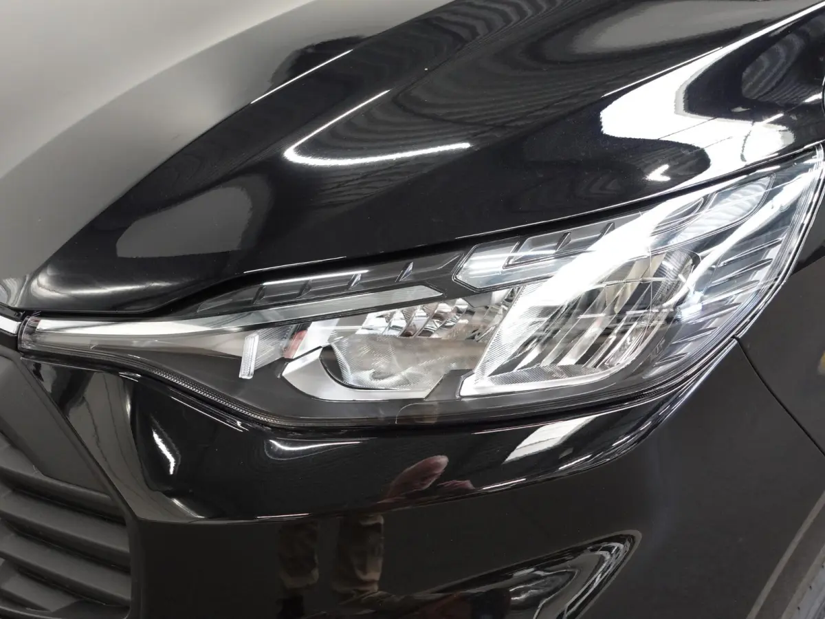 300 2.0 TDCI L2H1 Trend Automaat Nieuw Model Airco Navigatie Cruise PDC Camera